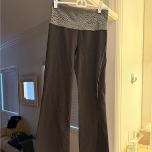 Lululemon gray high waist boot cut leggings 

Size 4